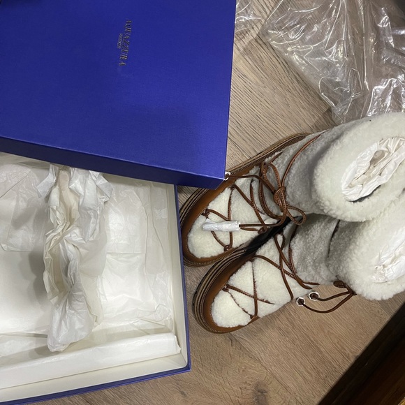 SOLD Aquazzura very gstaad booties - Picture 11 of 14